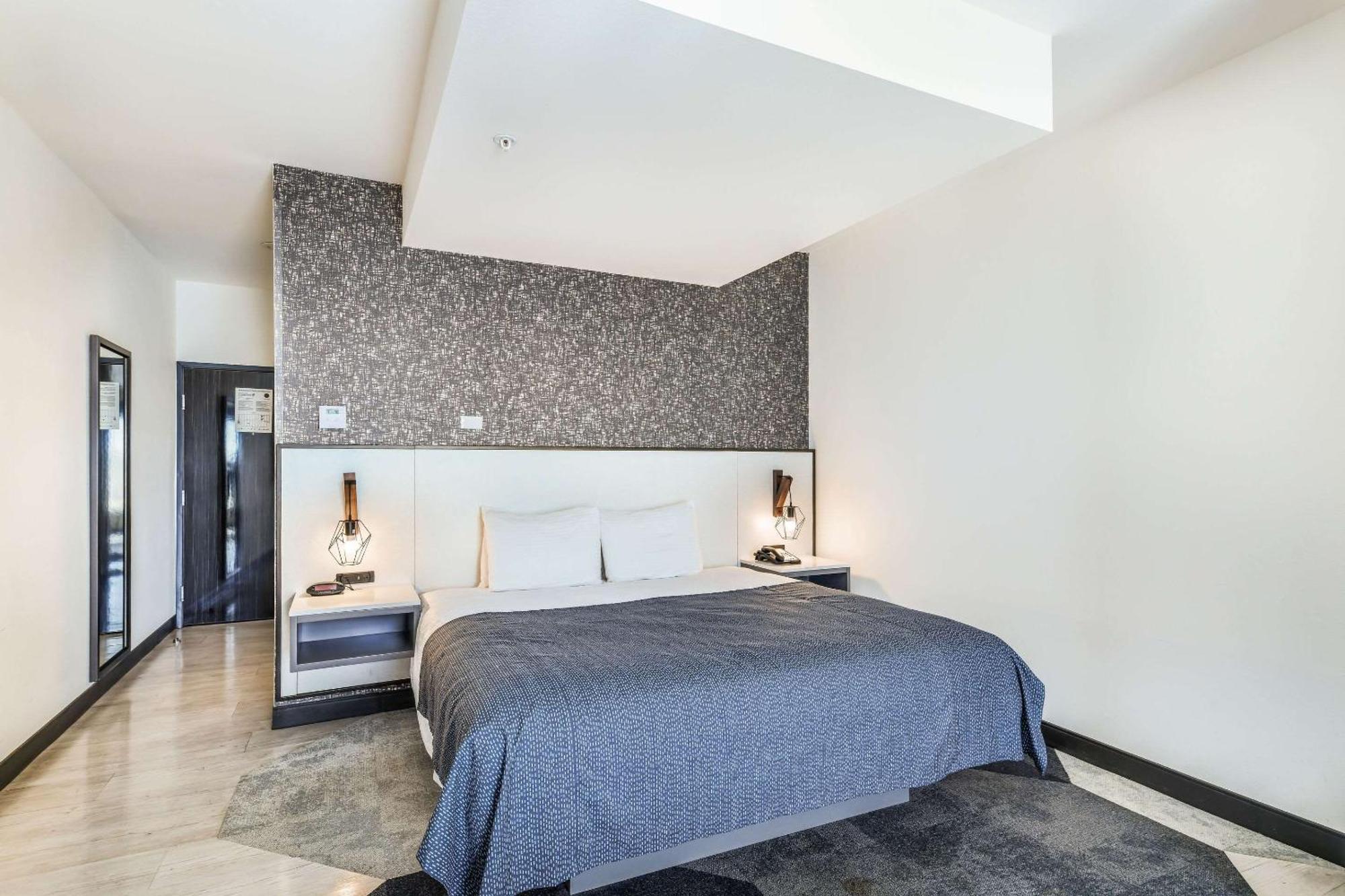 Hy-Lo Hotel, Ascend Hotel Collection Calera Extérieur photo