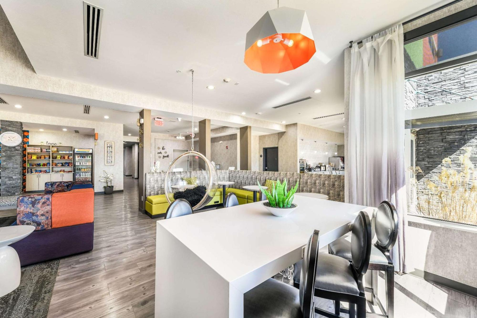 Hy-Lo Hotel, Ascend Hotel Collection Calera Extérieur photo